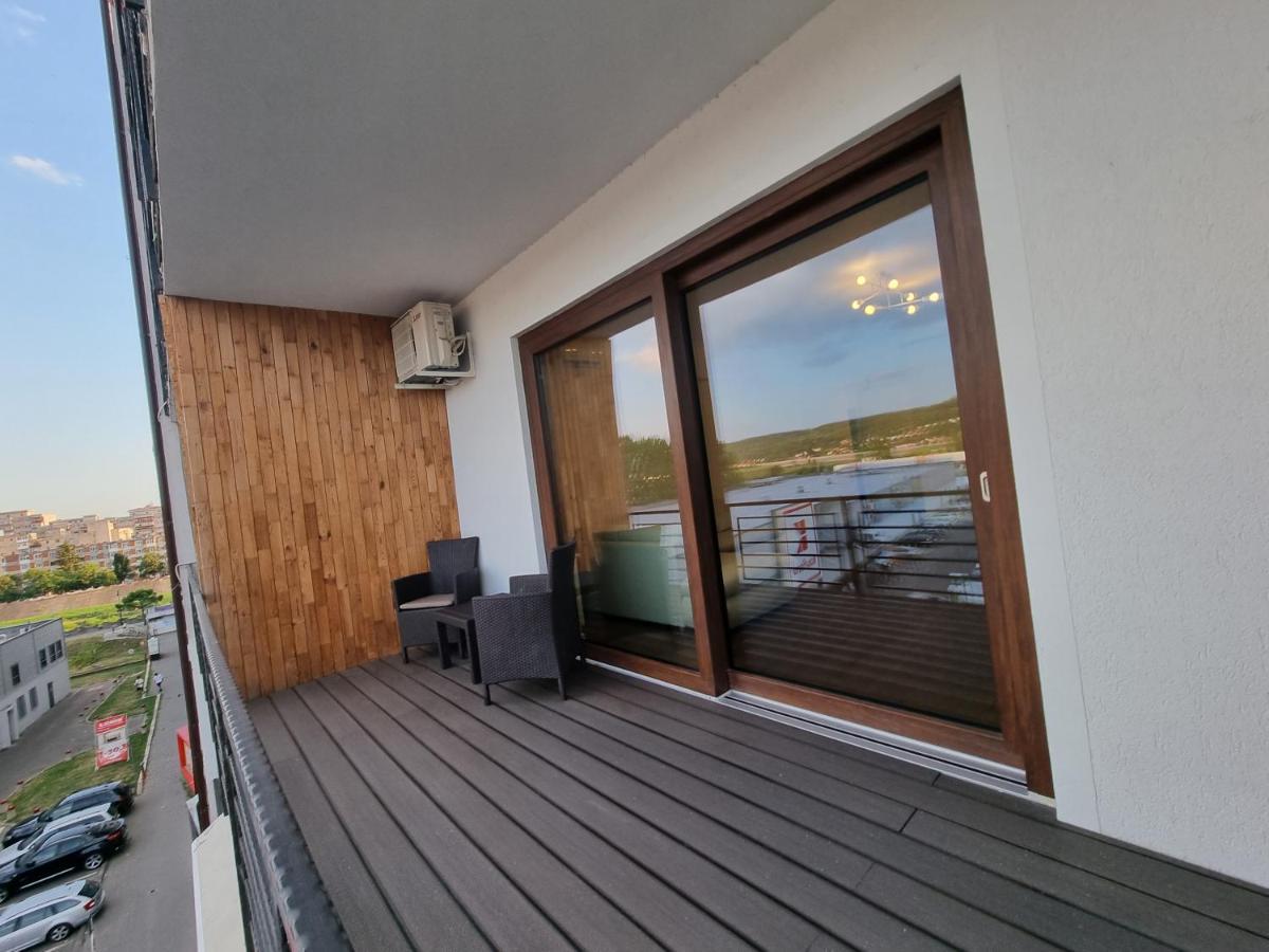 Apartament In Complex Rezidential Рымнику-Вылча Экстерьер фото